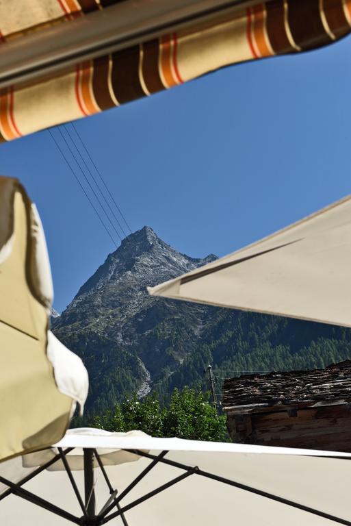 Hotel Les Melezes Hauderes Bagian luar foto
