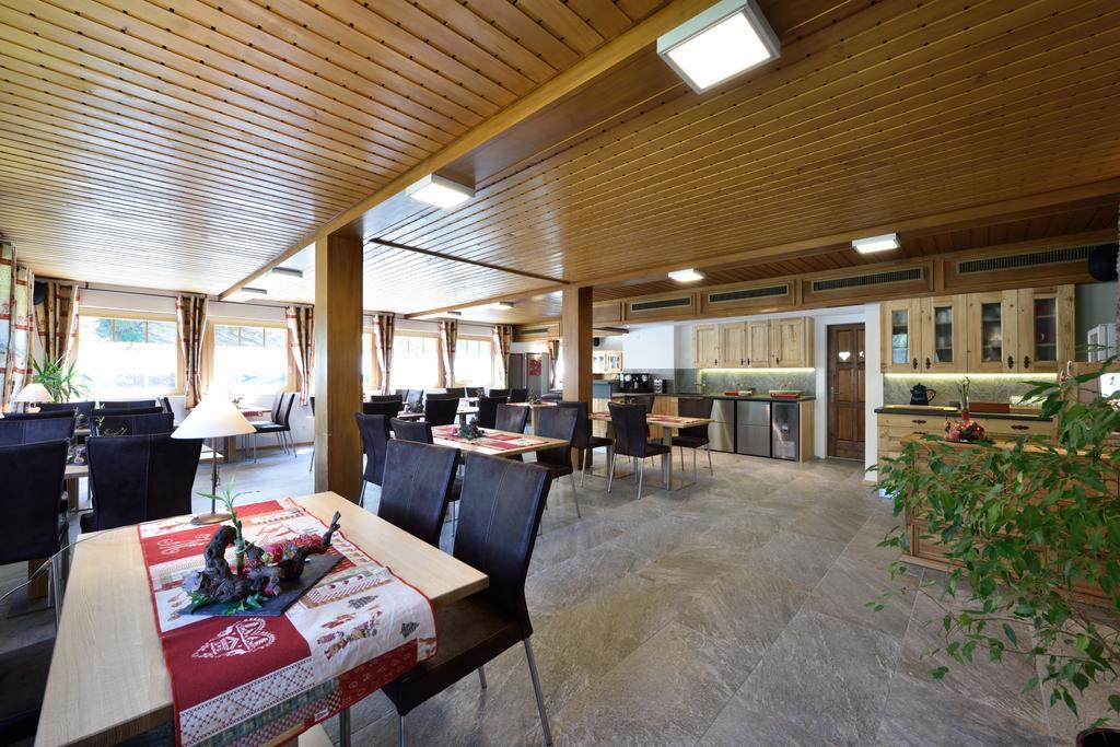 Hotel Les Melezes Hauderes Bagian luar foto
