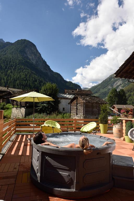 Hotel Les Melezes Hauderes Bagian luar foto